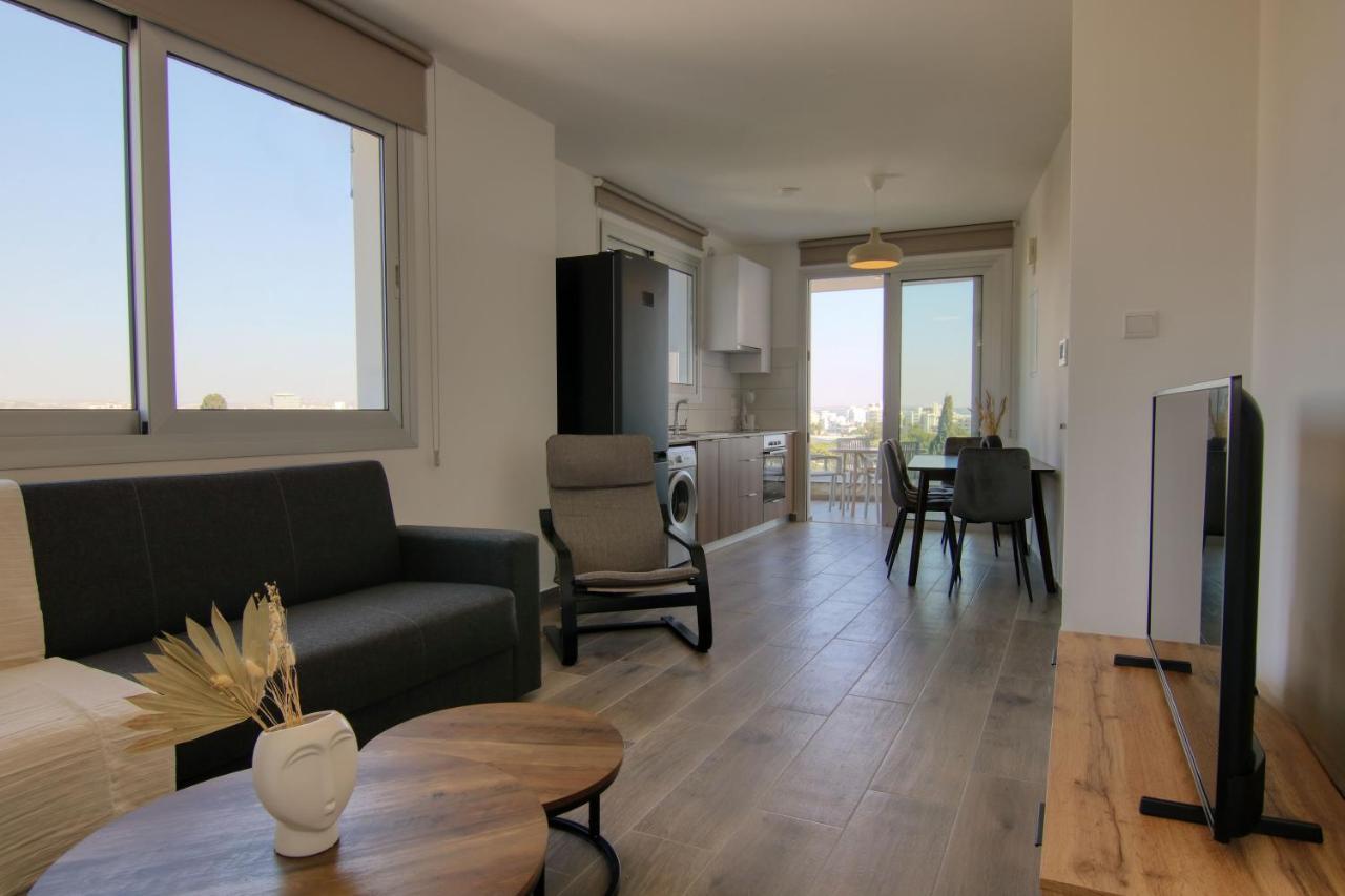 Phaedrus Living Coral Suites Bliss Larnaca Extérieur photo